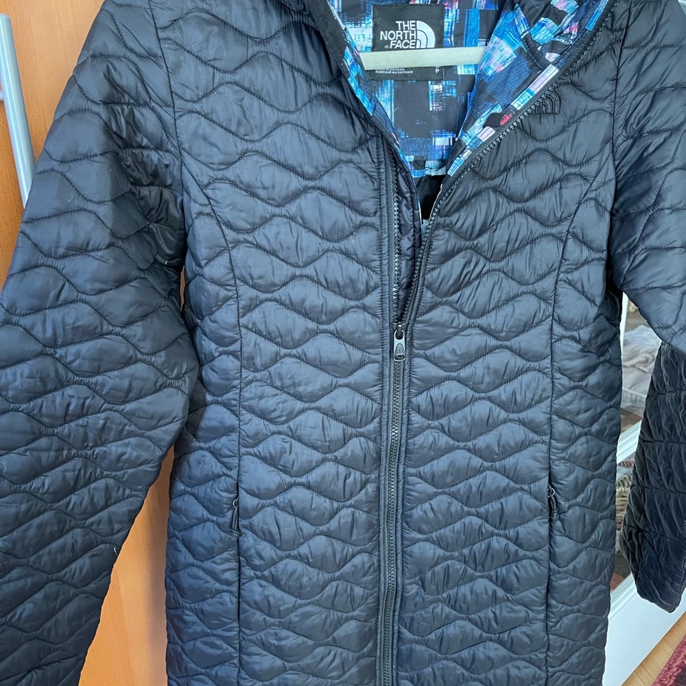 The North Face quilted jacket. VGUC